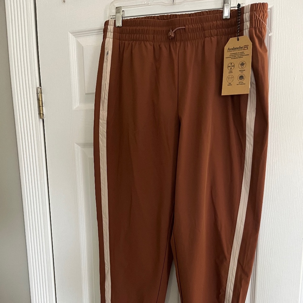 Avalanche Outdoor Supply Trail Pants